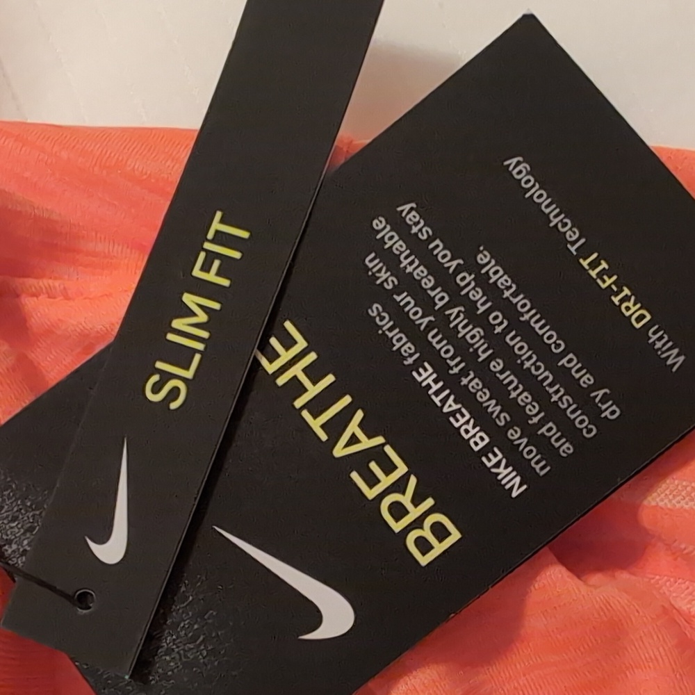 NWT Nike Dri Fit Men's Shirt - Picture 7 of 14